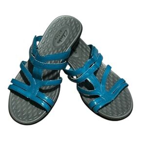 Clarks Teal Strappy Slide Sandals. Size 6.5